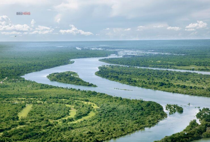 Sungai Terpanjang di Indonesia yang Bikin Melongo! Bukan Cuma Panjang, Tapi Penuh Misteri!